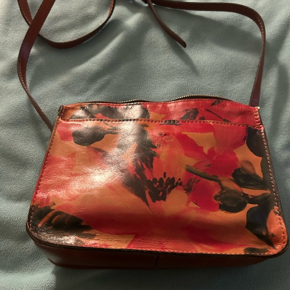 Patricia Nash Red Patchwork Crossbody Bag - Picture 2 of 3
